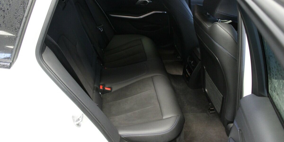 BMW 320 320i Touring - M Sport - 48.340 km 32.980 &euro; Euskirchen 53881