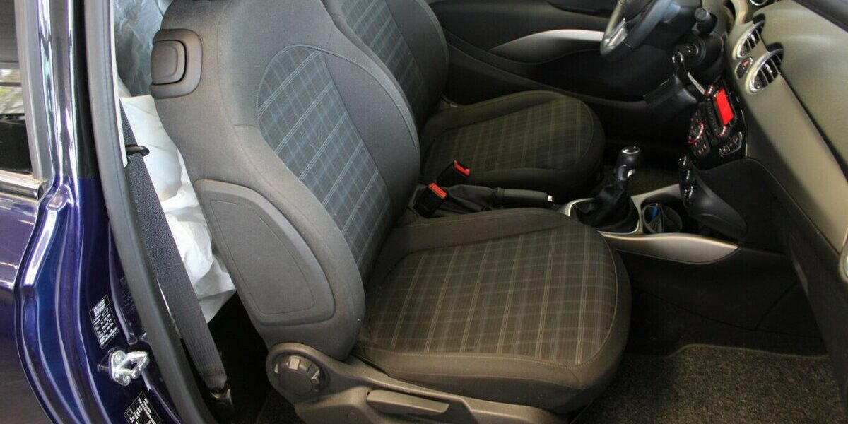 Opel Adam 1.4 - Panorama - 8-Fach - 30.434 km 7.980 &euro; Euskirchen 53881