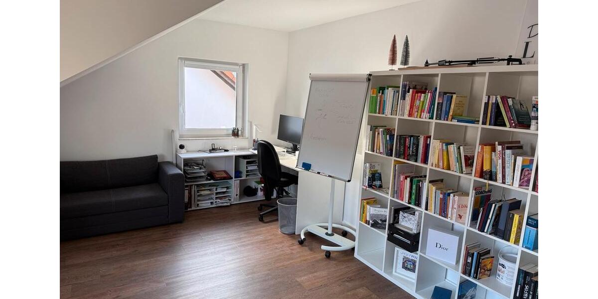 Dachgeschoßwohnung Bonn Hardtberg - 3 Zimmer, 105 m&sup2;, 1.000&euro; | Angebot:26048891