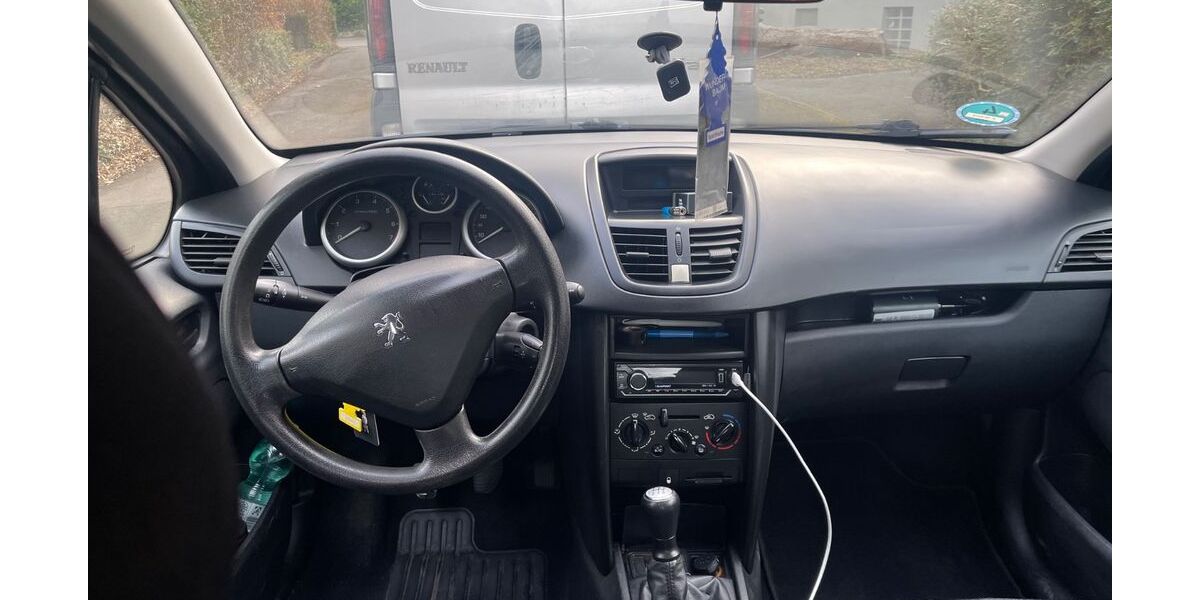 Peugeot 207 172.000 km 2.200 &euro; Bonn 53177