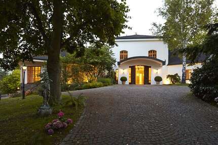 Haus Wachtberg - 10 Zimmer, 943 m&sup2;, 2.950.000&euro; | Angebot:24819678