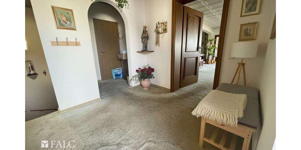 Einfamilienhaus Königswinter Berghausen - 3 Zimmer, 110 m&sup2;, 300.000&euro; | Angebot:25678109