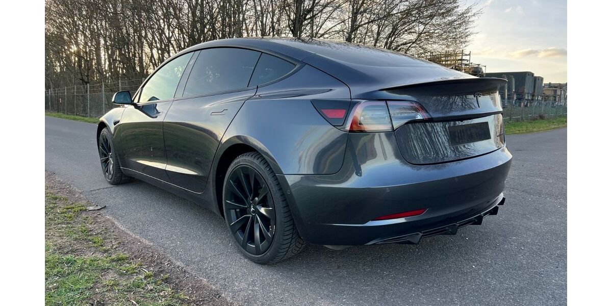 Tesla Model 3 89.500 km 27.450 &euro; Kall 53925