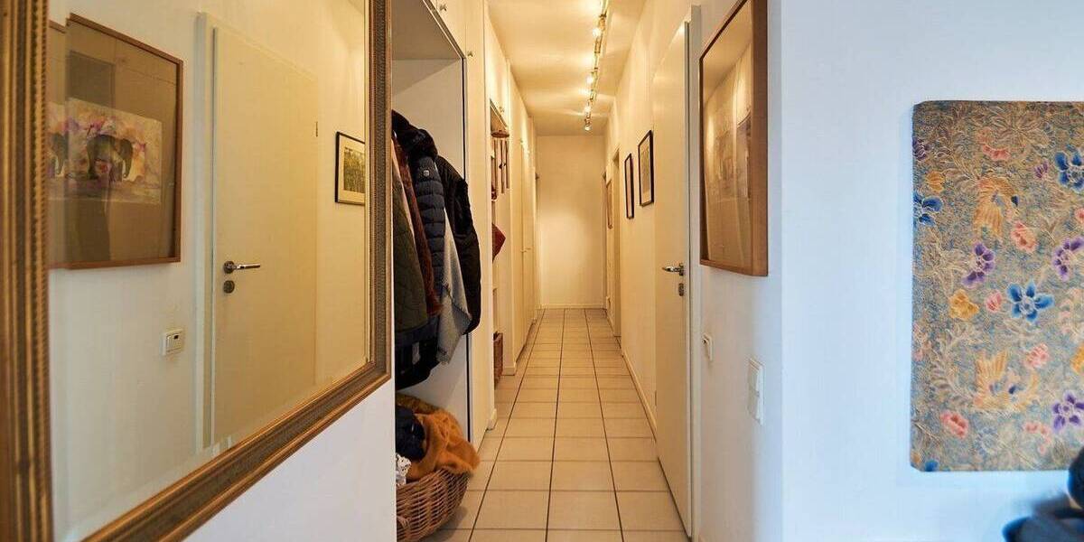 Etagenwohnung Bonn Schweinheim - 5 Zimmer, 174 m&sup2;, 695.000&euro; | Angebot:26065980