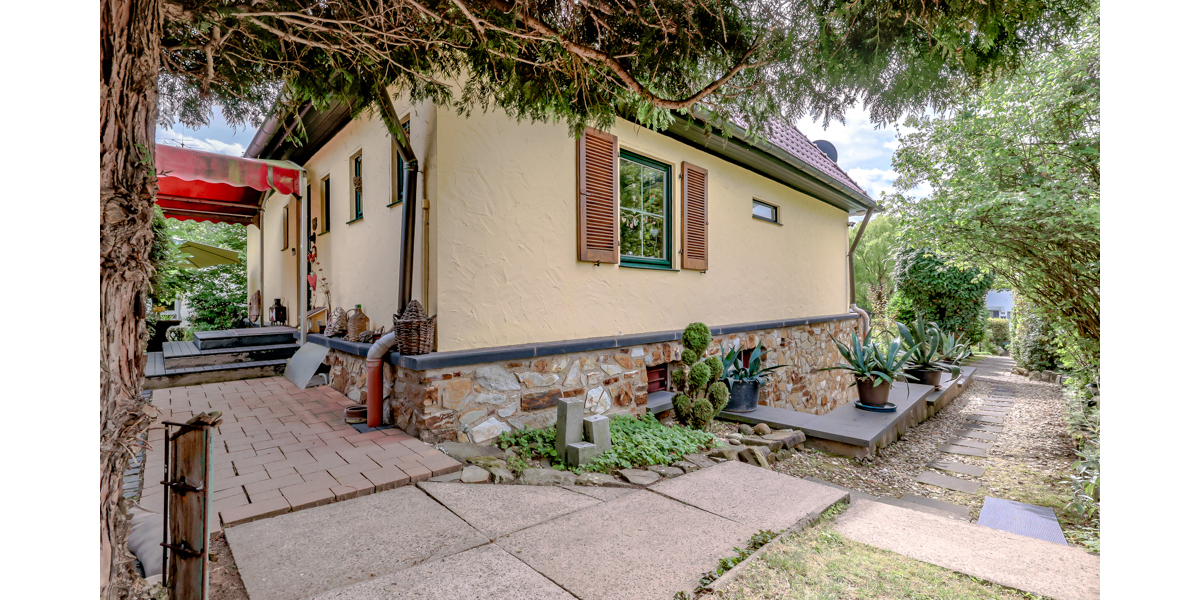 1.100 m² Grundstück, 6-7 Zimmer & Sauna - Einfamilienhaus mit viel Platz in Königswinter - Einfamilienhaus Königswinter | Angebot:23002838