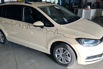 VW Touran 282.180 km 9.980 &euro; Euskirchen 53879