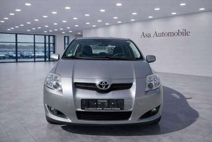 Toyota Auris 185.000 km 3.500 &euro; Düren 52351