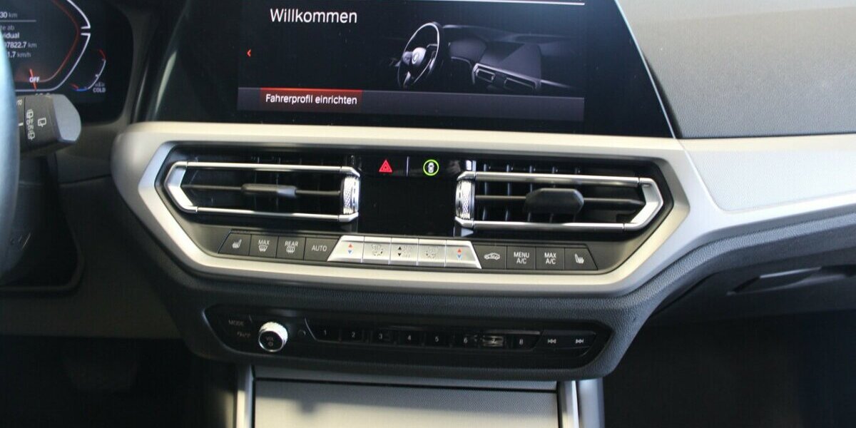 BMW 318 318d Touring Aut. Advantage 97.827 km 22.980 &euro; Euskirchen 53881