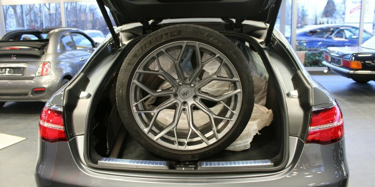 Mercedes-Benz GLC 63 AMG Coupe 4Matic+ AMG Speedshift MCT - 8-fa 47.890 km 51.980 &euro; Euskirchen 53881