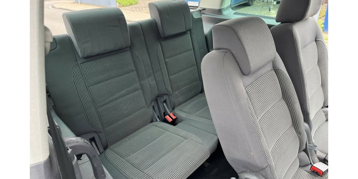 VW Touran 1.6FSI 7Sitze SR+WR eGSD DSG 1Hd !MÄNGEL! 213.000 km 1.100 &euro; Erftstadt 50374