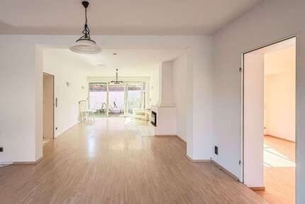 Haus Frechen - 9 Zimmer, 240 m&sup2;, 699.000&euro; | Angebot:27021654