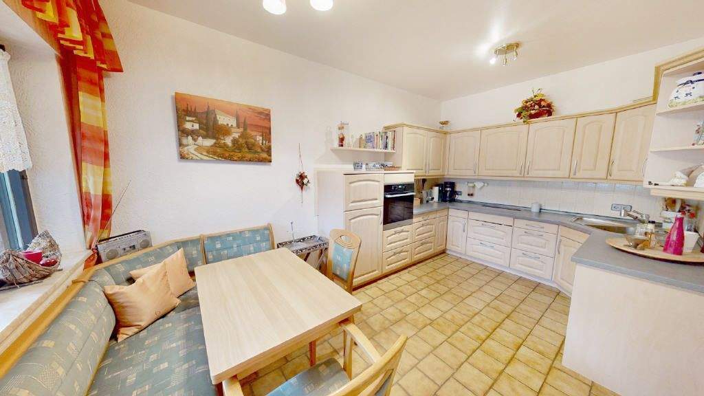 Etagenwohnung Erftstadt Lechenich - 4 Zimmer, 104 m&sup2;, 299.000&euro; | Angebot:25703204