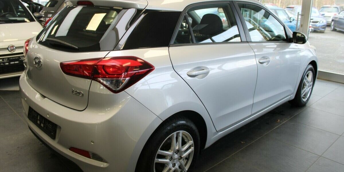 Hyundai i20 blue 1.0 T-GDI Ahk. - Klima - BT. 83.050 km 11.980 &euro; Euskirchen 53881