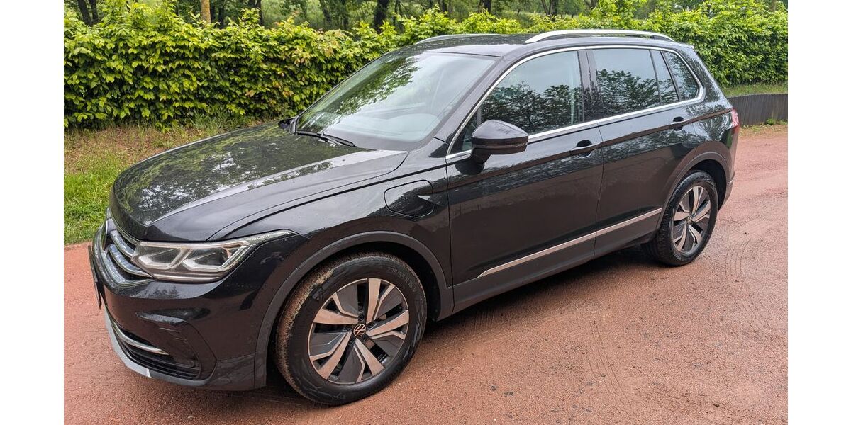 VW Tiguan 62.500 km 23.800 &euro; Mechernich 53894