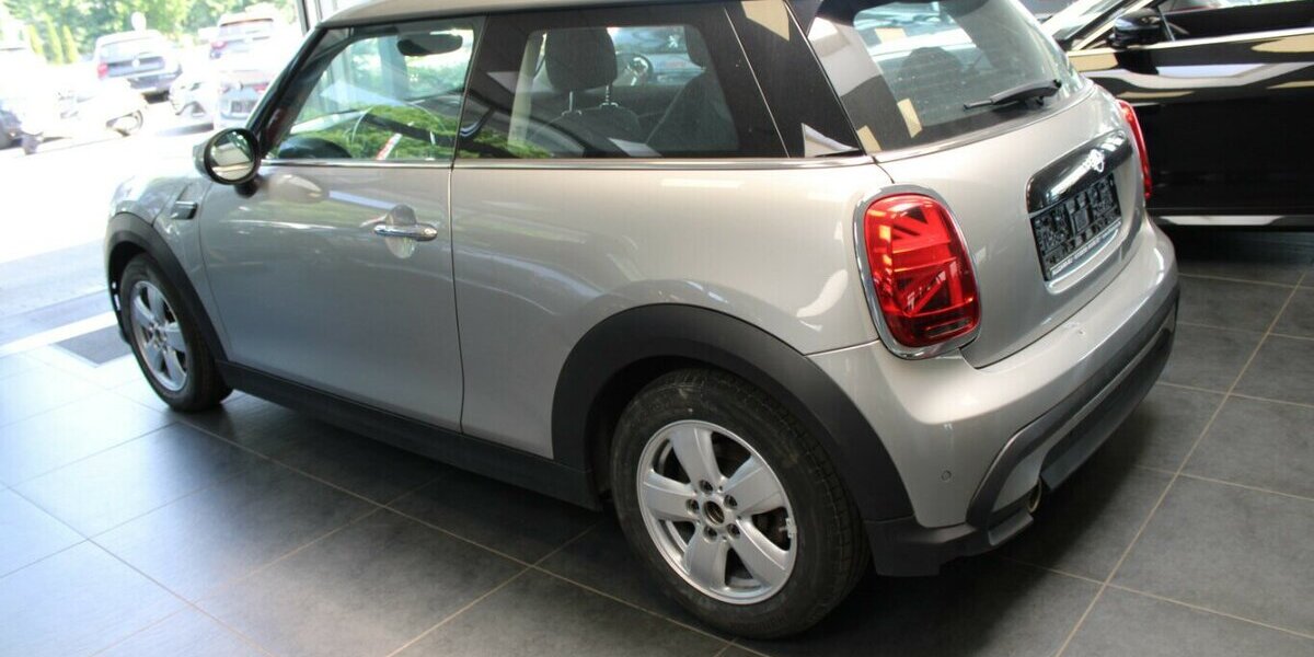 Mini Cooper Essential Trim 57.200 km 16.980 &euro; Euskirchen 53881