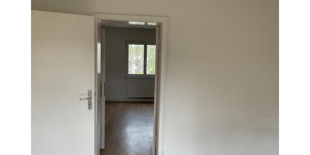 Etagenwohnung Bonn Gronau - 3 Zimmer, 60 m&sup2;, 740&euro; | Angebot:26022888