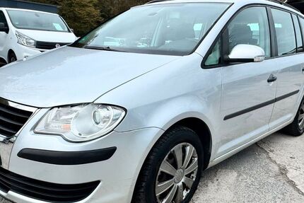 VW Touran 210.000 km 3.990 &euro; Bonn 53227
