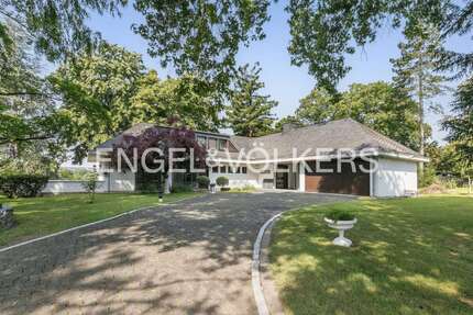 Haus Bonn - Oberkassel Oberkassel - 9 Zimmer, 360 m&sup2; | Angebot:25719563