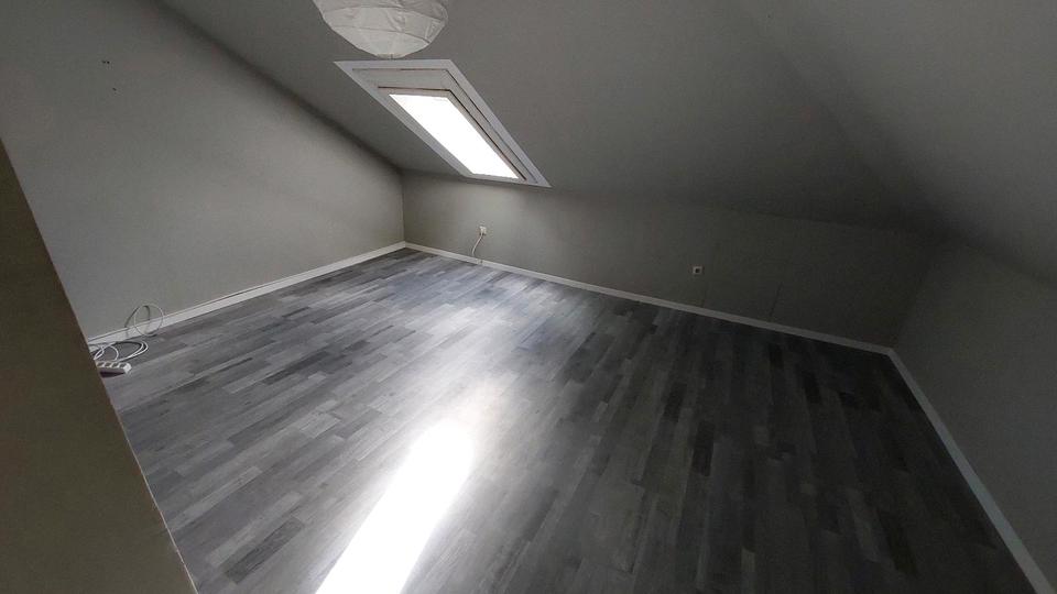 Dachgeschoßwohnung Königswinter - 1 Zimmer, 50 m&sup2;, 620&euro; | Angebot:25960276