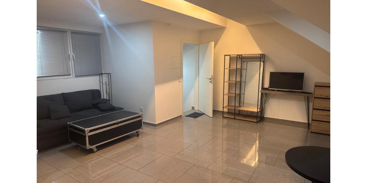 Dachgeschoßwohnung Bonn Poppelsdorf - 1 Zimmer, 37 m&sup2;, 880&euro; | Angebot:25935336