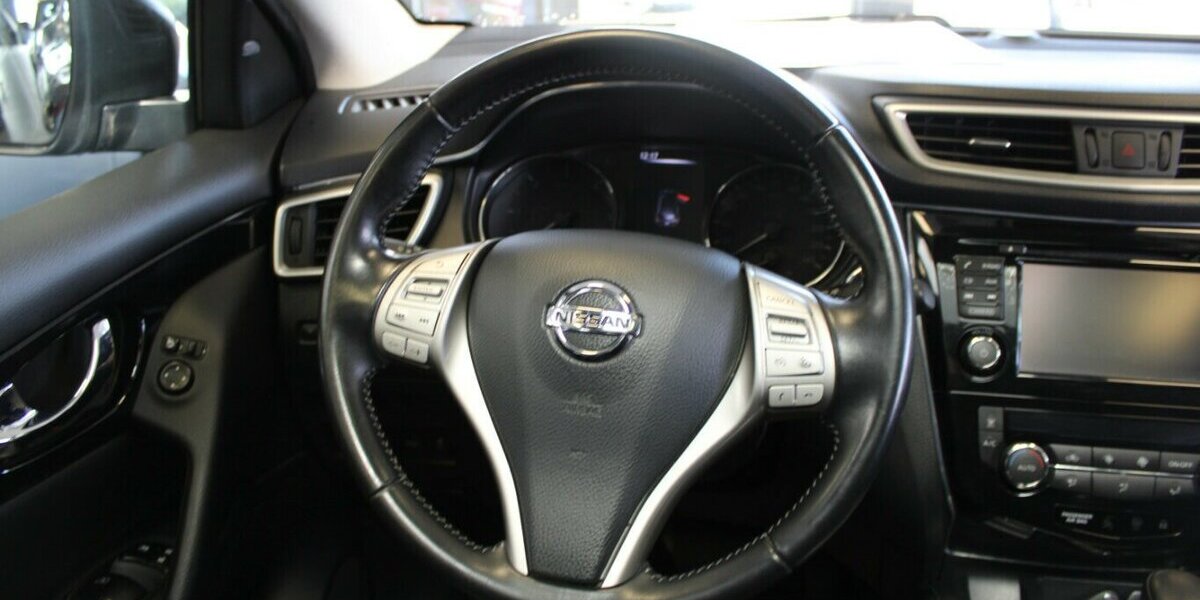 Nissan Qashqai 1.6 dCi Xtronic TEKNA - Pano - AHK - 108.138 km 14.980 &euro; Euskirchen 53881