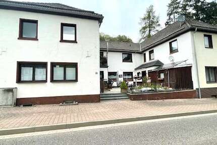 Haus Kall - 10 Zimmer, 380 m&sup2;, 315.000&euro; | Angebot:26588452