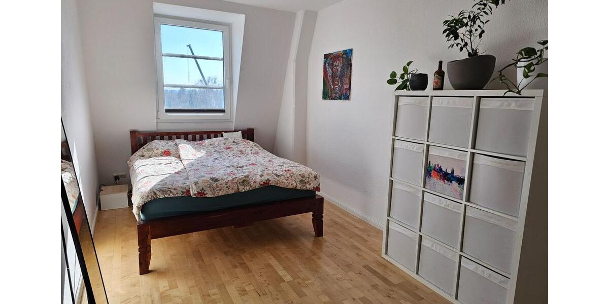 Dachgeschoßwohnung Frechen - 4 Zimmer, 94 m&sup2;, 425.000&euro; | Angebot:25772336