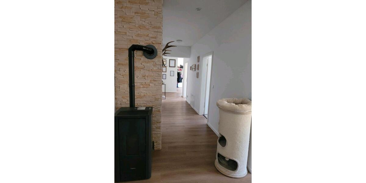 Dachgeschoßwohnung Nettersheim - 4 Zimmer, 120 m&sup2;, 1.100&euro; | Angebot:25784121