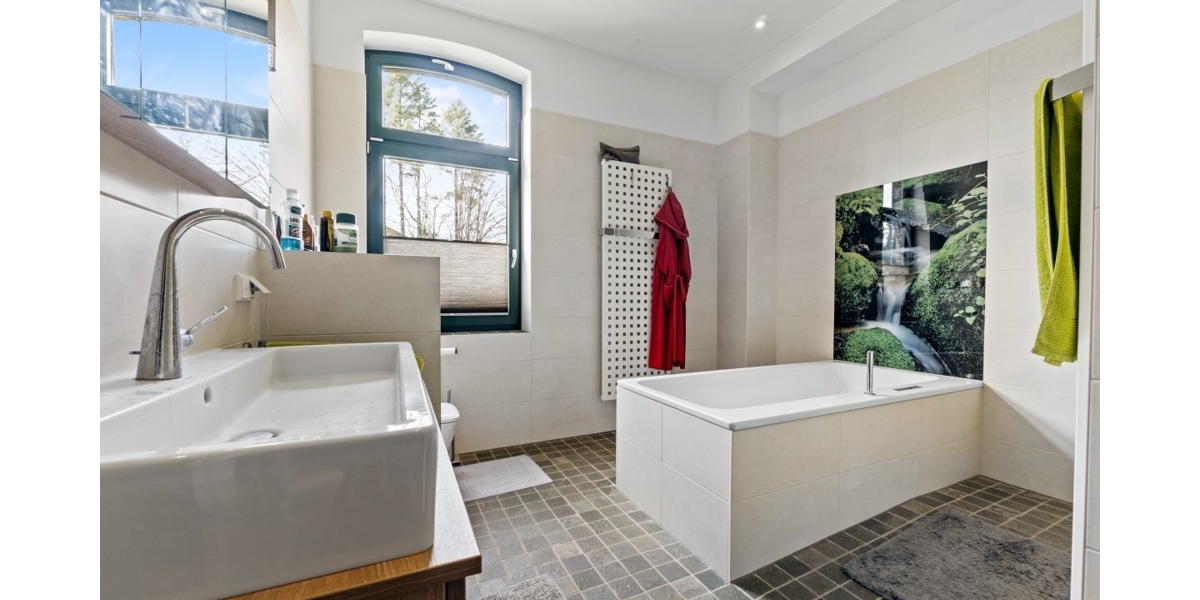 Nachhaltiges Anwesen mit top Energiewerten, Reitanlage und Platz für mehrere Generationen! - Mehrfamilienhaus, Wohnhaus Königswinter | Angebot:21578876