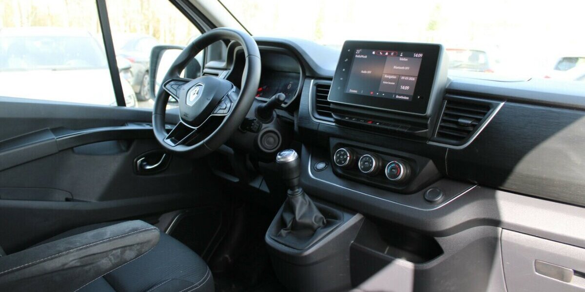 Renault Trafic Blue dCi 150 - 8-Sitzer - AHK - 124.312 km 23.980 &euro; Euskirchen 53881