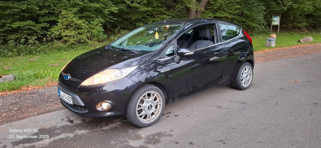 Ford Fiesta 228.000 km 2.249 &euro; Kall 53925