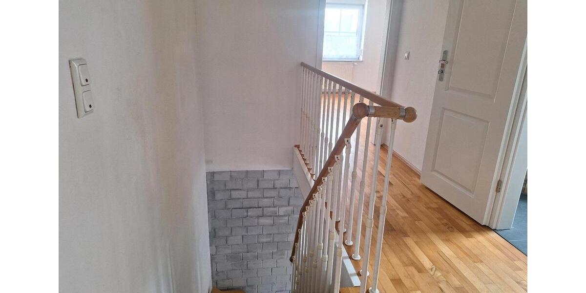 Einfamilienhaus Niederkassel - 5 Zimmer, 126 m&sup2;, 1.500&euro; | Angebot:26006004