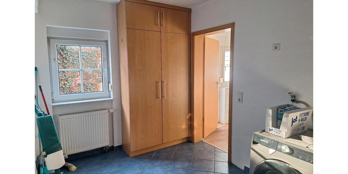 Einfamilienhaus Niederkassel - 5 Zimmer, 126 m&sup2;, 1.500&euro; | Angebot:26006004