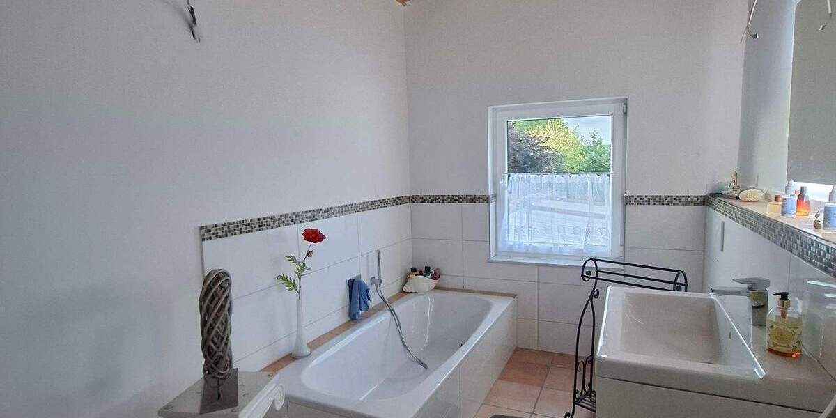 Einfamilienhaus Grafschaft Ringen - 6 Zimmer, 230 m&sup2;, 475.000&euro; | Angebot:25725896