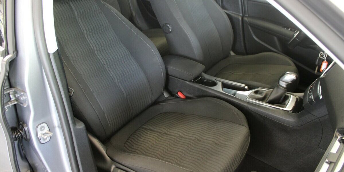 Peugeot 308 1.2 PureTech 110 Active - AHK - 71.312 km 9.980 &euro; Euskirchen 53881