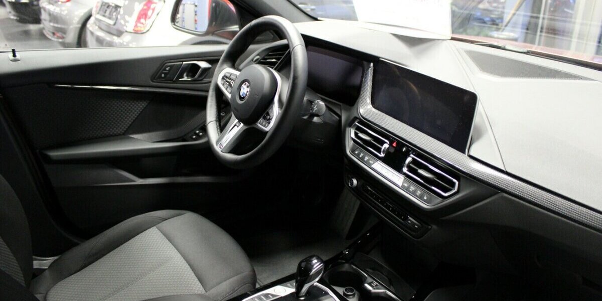 BMW 118 118d Aut. Advantage 7.250 km 27.980 &euro; Euskirchen 53881