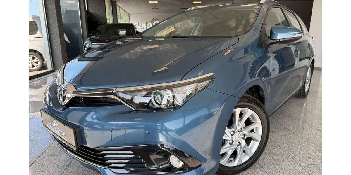 Toyota Auris 129.230 km 11.700 &euro; Golzheim 52399