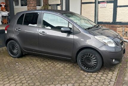 Toyota Yaris 167.094 km 3.699 &euro; Kreuzau 52372