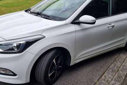 Hyundai i20 94.200 km 9.900 &euro; Bad Münstereifel 53902