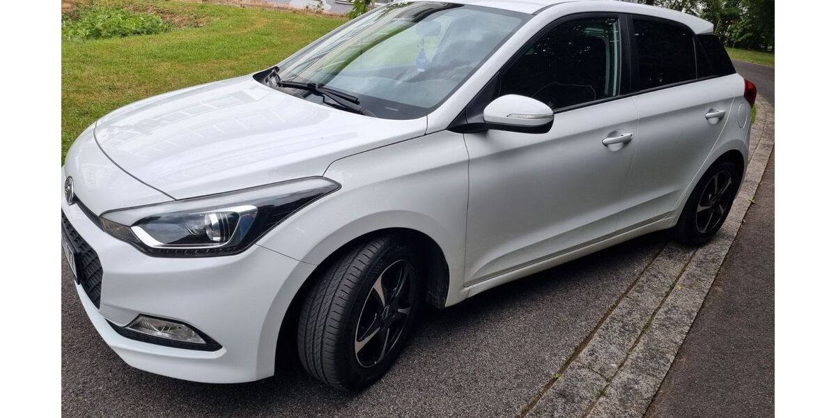Hyundai i20 94.200 km 9.900 &euro; Bad Münstereifel 53902