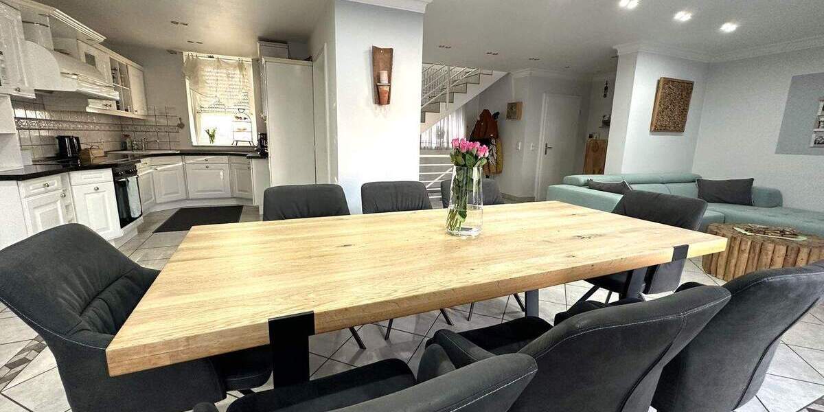 Einfamilienhaus Düren Birkesdorf - 7 Zimmer, 203 m&sup2;, 680.000&euro; | Angebot:25692151