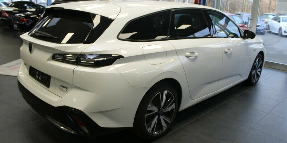 Peugeot 308 SW Hybrid 180 e-EAT8 Allure 87.708 km 18.980 &euro; Euskirchen 53881