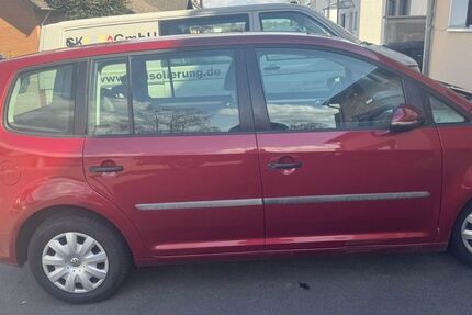 VW Touran 157.500 km 8.900 &euro; Weilerswist 53919
