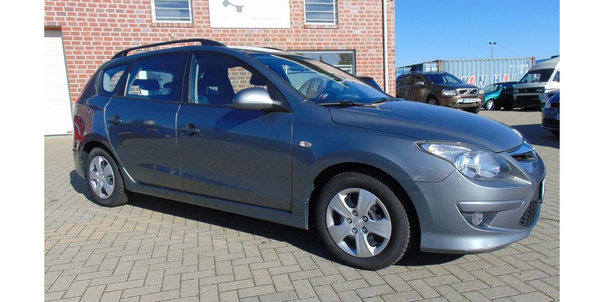 Hyundai i30 172.825 km 2.998 &euro; Hönningen 53506