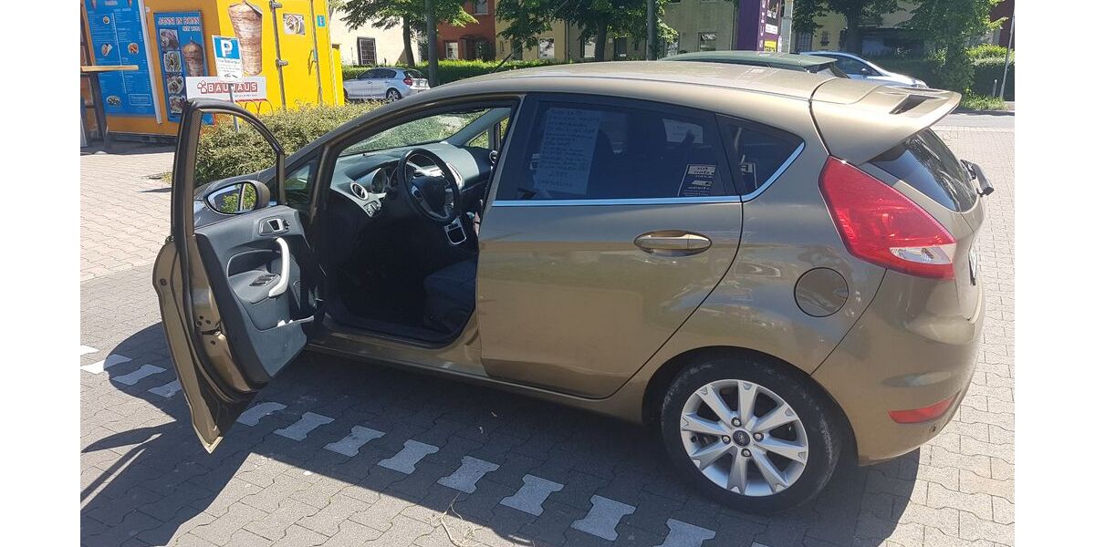 Ford Fiesta 207.000 km 2.999 &euro; Bonn 53119