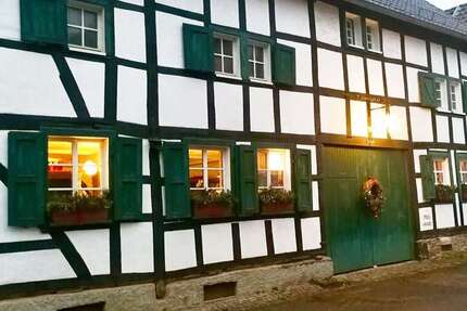 Haus Schleiden - 8 Zimmer, 208 m&sup2;, 595.000&euro; | Angebot:25798273