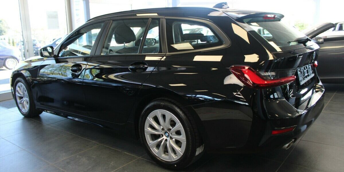 BMW 318 318d Touring Aut. Advantage 97.827 km 22.980 &euro; Euskirchen 53881