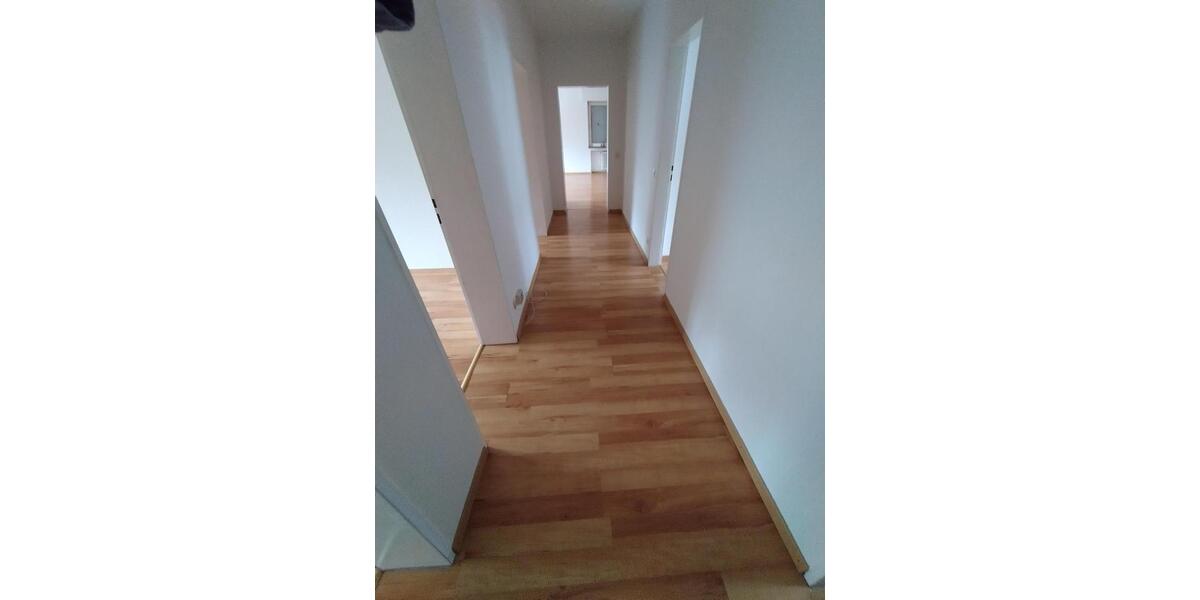 Etagenwohnung Wachtberg - 4 Zimmer, 106 m&sup2;, 1.100&euro; | Angebot:25921774