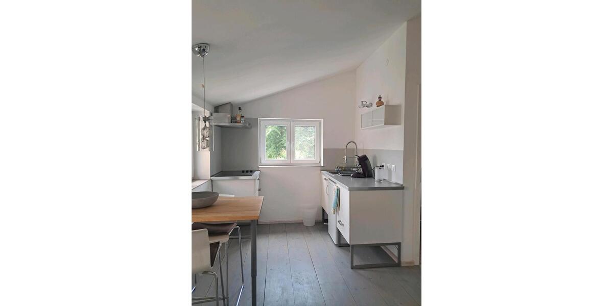Dachgeschoßwohnung Bonn Poppelsdorf - 1 Zimmer, 32 m&sup2;, 780&euro; | Angebot:25843825