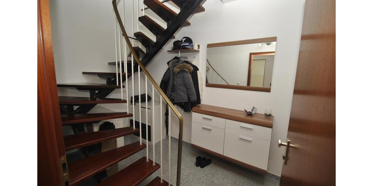 Dachgeschoßwohnung Niederkassel - 2 Zimmer, 63 m&sup2;, 239.000&euro; | Angebot:26056558